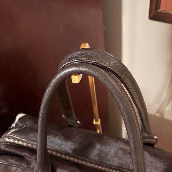 Stylish Black and White Travel Bag - Picture 3 of 7